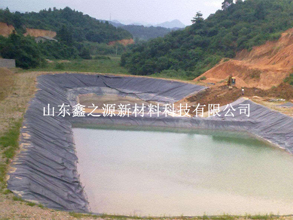 哪些因素可能會破壞蓄水池hdpe土工膜？